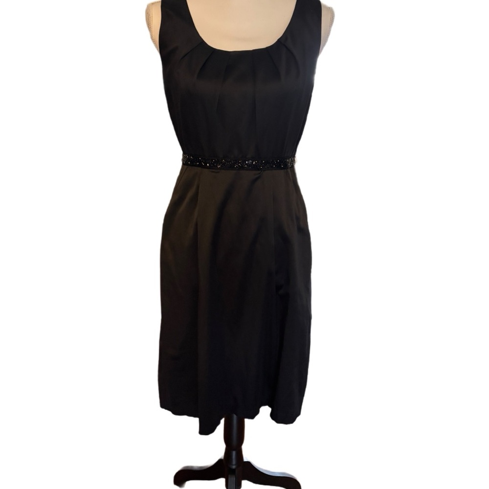 Black Sleeveless Sheath Midi Dress for Cocktail Events
